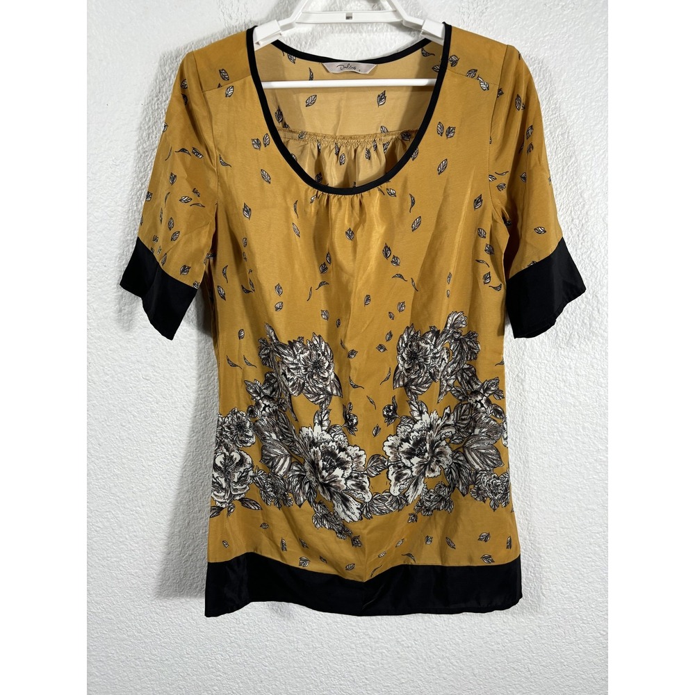 Darling Shirtโ Womens Small Mustard Yellow Black Floral Print Short Sleeve Top
